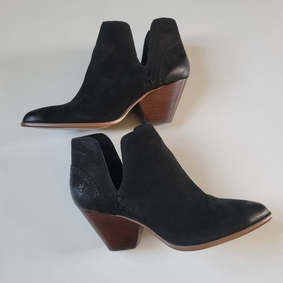Frye Reyna Cut Out ancke booties size 7. - Picture 10 of 12